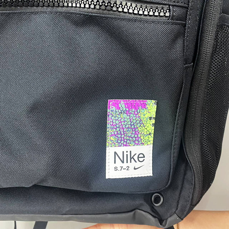 正品Nike/耐克男子新款运动气垫双肩包大容量旅行包电脑包 FB2833