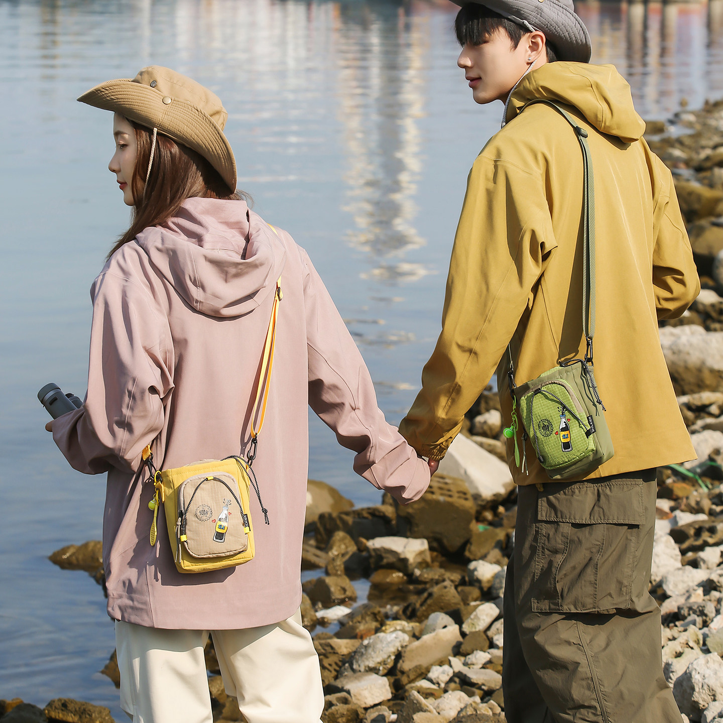 Multifunctional outdoor lightweight portable shoulder crossbody bag
