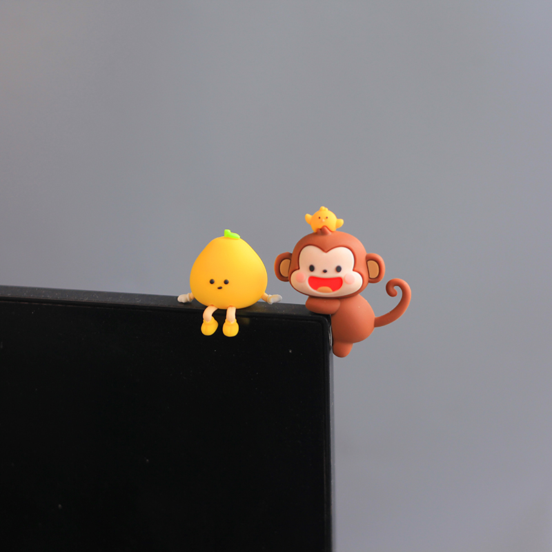 可爱小猴子工位桌面摆件电脑显示器电视机车载屏幕趴趴装饰品 - 图1