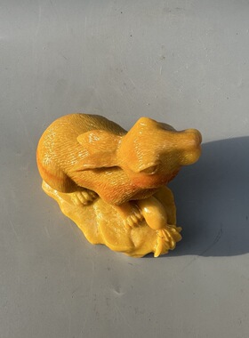 批发仿黄铜兔子摆件 树脂仿寿山石生肖图家居办公摆件工艺品