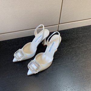 代购Manolo Blahnik/MB 女士婚鞋钻扣后空包头真丝平底高跟凉鞋