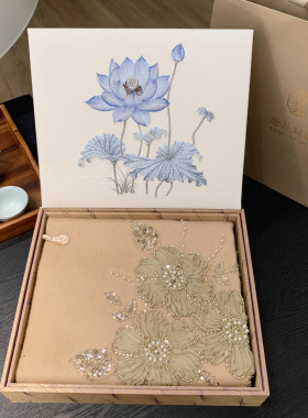 春节国庆送礼妈妈婆婆领导新品金绣棠韵羊毛刺绣围巾披肩礼盒包装