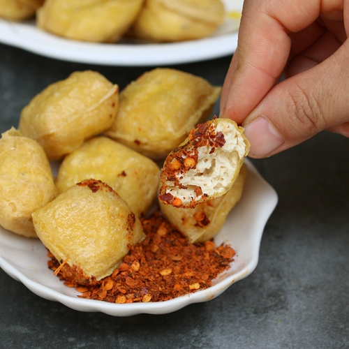 Jianshui ximen отправляется на барбекю Stinky Tofu Yunnan Special -product Mao Tofu Жареный тофу погружение