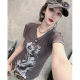 ເສື້ອຍືດແຂນສັ້ນ gauze ຕາຫນ່າງຄໍ V ສໍາລັບແມ່ຍິງທີ່ມີແບບເອີຣົບ