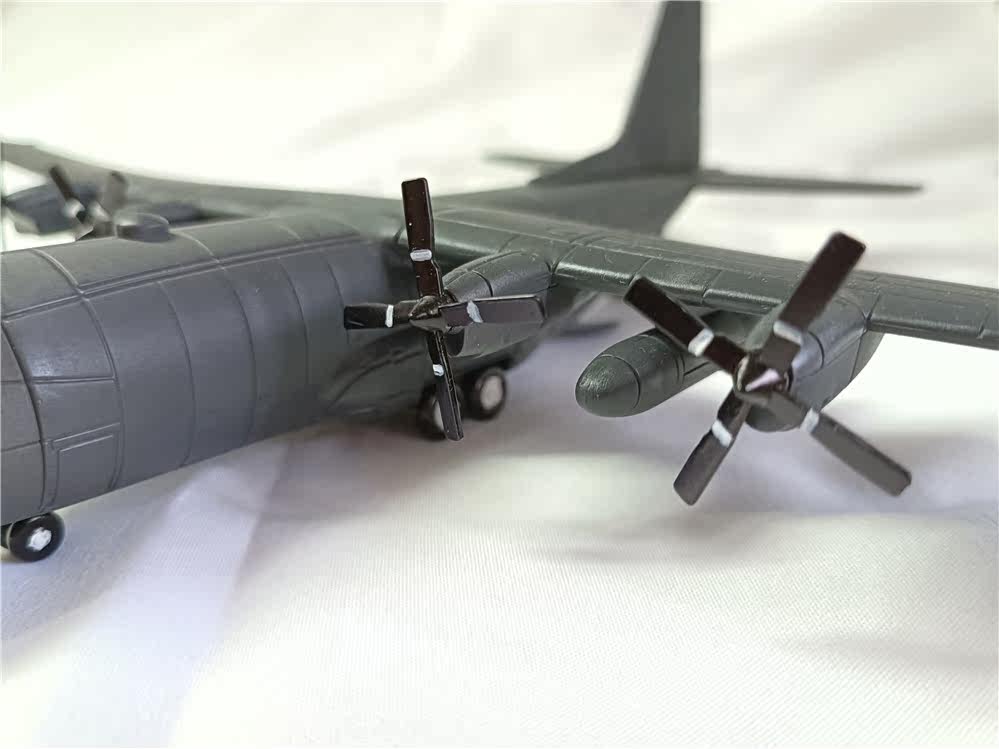 涂装完成品 1/144美国c130大力神运输机模型军事儿童飞机航模摆件