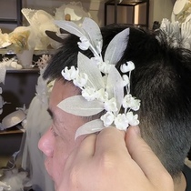 Beauty and Original Handmade Eight-claw Suzuki Flower Bridal Head Ornament and Makeup Styling for a True Brigade Shooting Exterior View