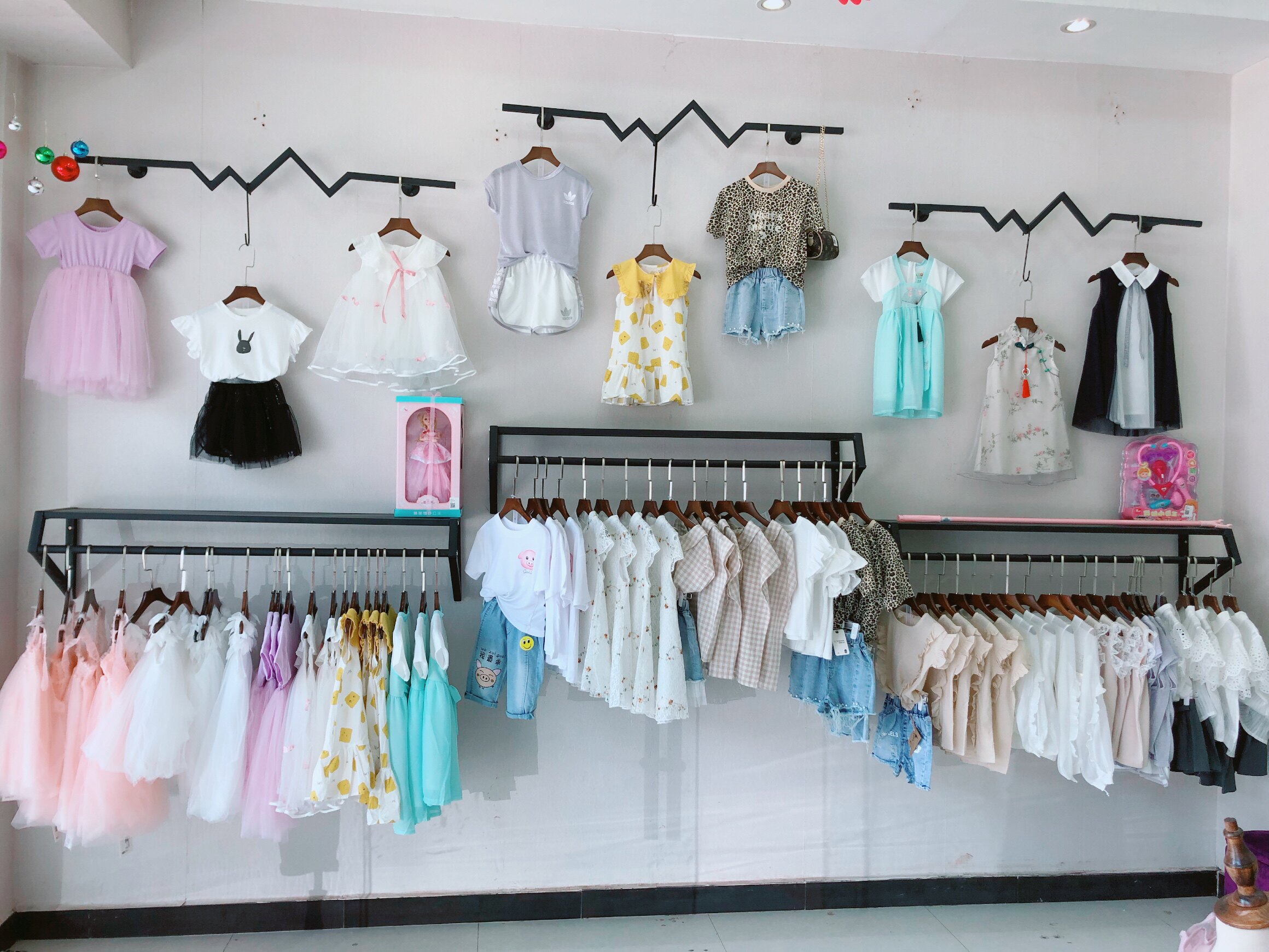 服装店展示架上墙壁挂式衣架店铺装修简约正侧挂组合男女童装货架