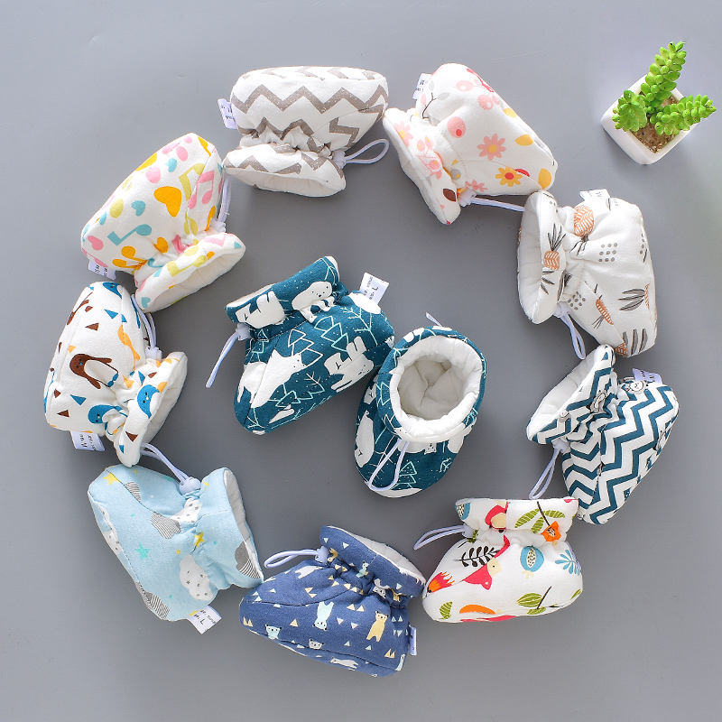 新生婴儿儿鞋子冬季加绒保暖鞋0-3六8九个月宝宝软底棉鞋男防掉女