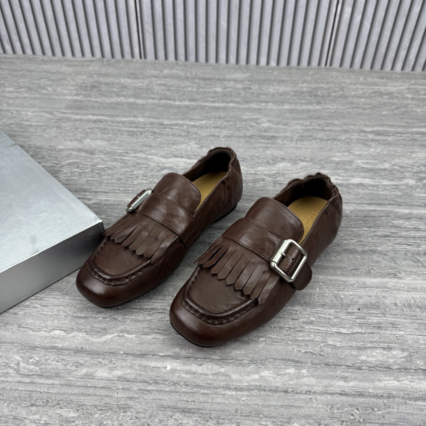 欧货欧洲站2026春季新款流苏皮带扣平底豆豆鞋真皮英伦风小皮鞋女,淘宝优惠券,粉丝福利购,淘宝优惠卷