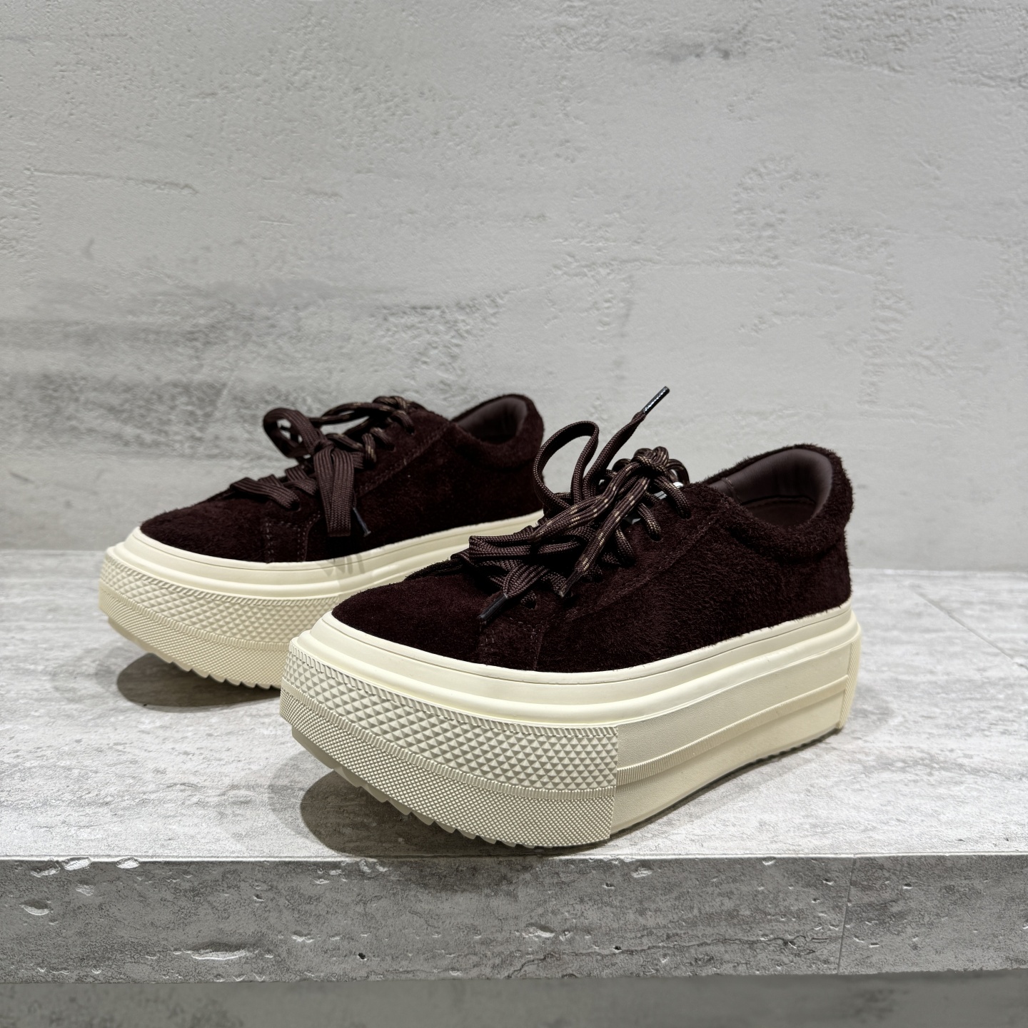 先锋名典2025秋新款欧洲站欧货厚底增高磨砂皮休闲鞋系带松糕鞋女 - 图2