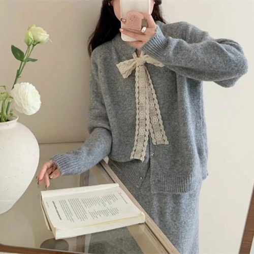 韩系蕾丝花边拼接圆领针织套装女春秋新款蝴蝶结毛衣半身裙两件套 - 图1