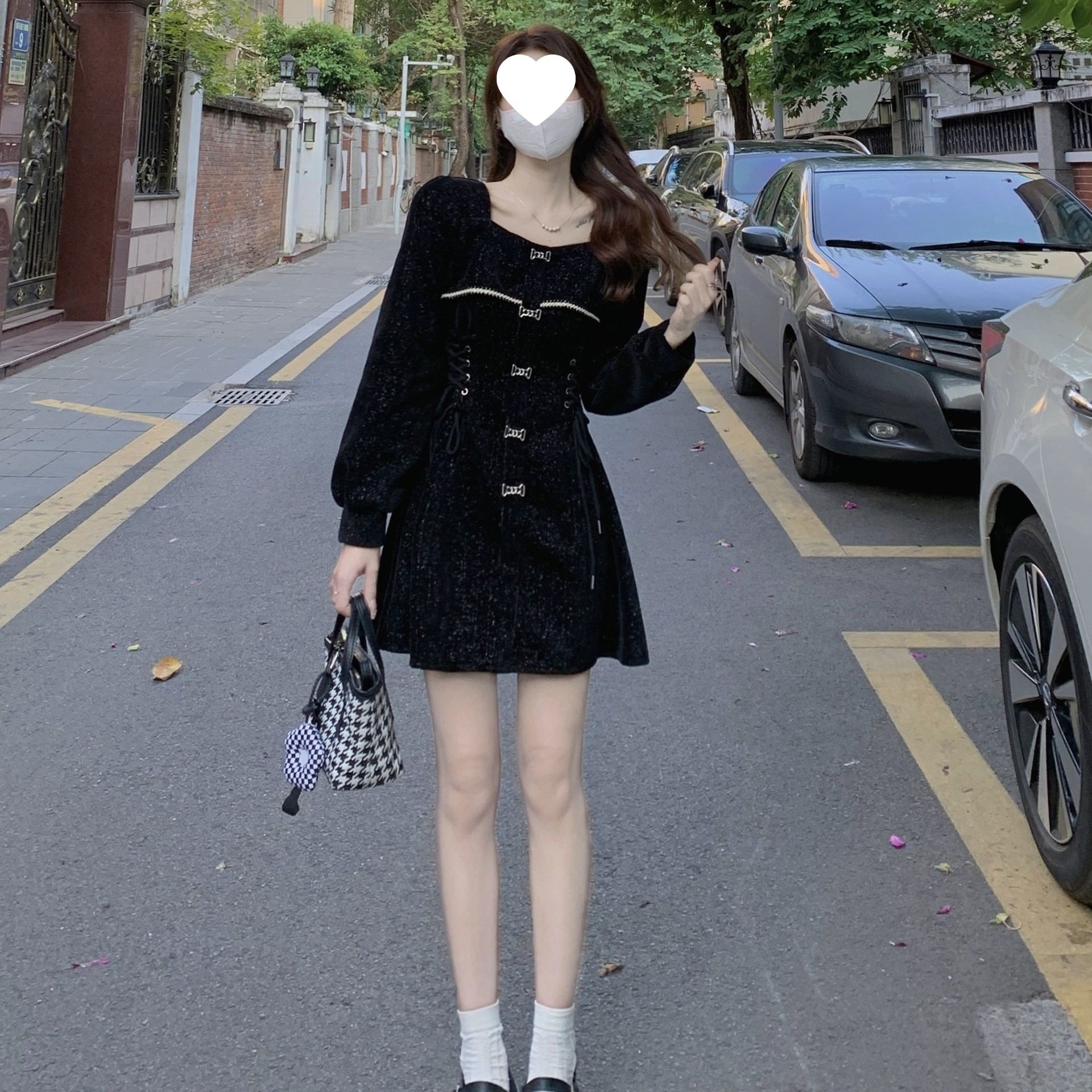 方领小个子长袖连衣裙早秋2025新款收腰显瘦温柔风小众灯芯绒短裙 - 图1