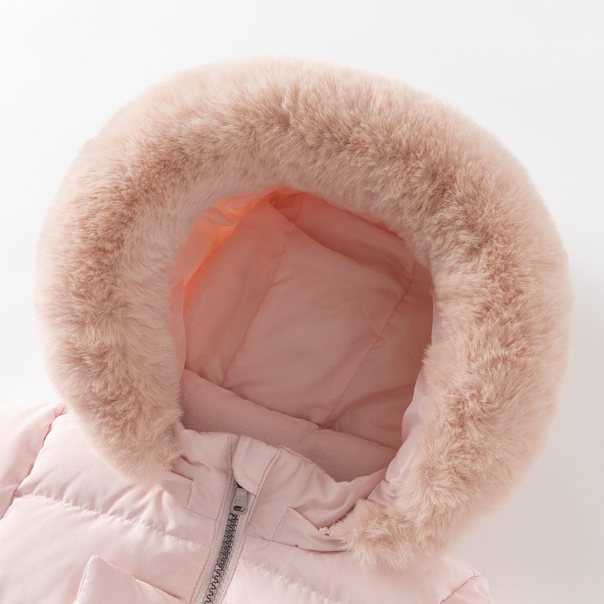 戴维贝拉2025冬装新款女童三防羽绒服宝宝白鸭绒外套儿童连帽上衣