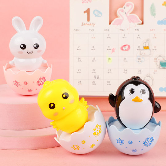 婴儿童萌趣掌上小鸡不倒翁玩具企鹅宝宝安抚抓握摇铃小兔子摇摇乐