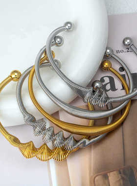 不锈钢2024新款简约个性时尚潮流复古弹簧网钛钢女款手饰手镯手环