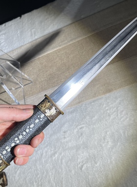 【排珠鱼皮短剑】龙泉剑魁 鎏金银装具毛铁山水纹短剑 未开刃