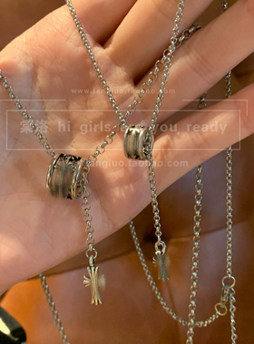 做旧款 大小圆环十字架叠戴项链女冷淡风金属毛衣链嘻哈个性项链