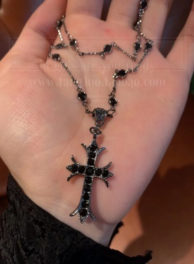 双层十字架项链叠戴银色弧形项链