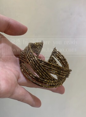 复古咖色米珠不规则交叉缠绕手镯女中古感做旧手环高级感百搭日常