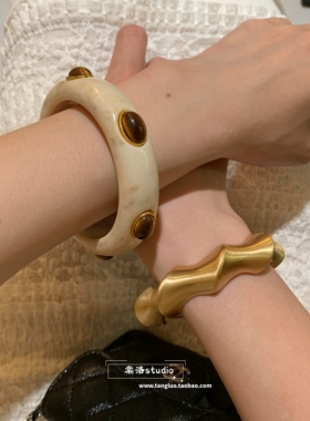 vintage虎眼石奶白手镯叠戴金色拉丝手环女小众高级感手饰品ins潮