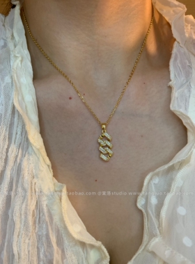 柏林甜茶 金色细项链氛围感辣妹锁骨链女欧美ins百搭毛衣链2026新