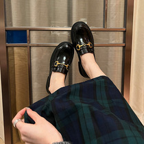 Metal buckle retro Inron wind thick primer leather round head Lefus shoes Huizhou 100 hitch gold horse title button small leather shoes woman