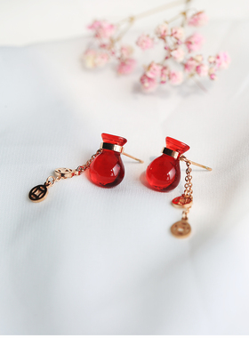 钛钢钱袋本命年红色耳钉锁骨链