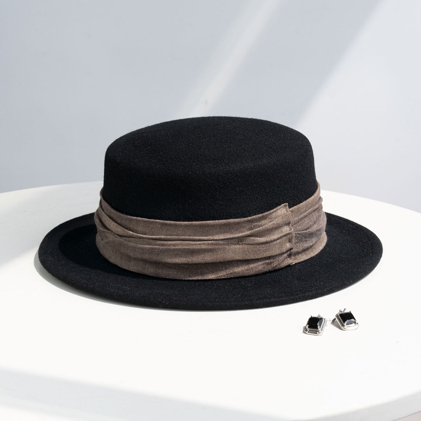 疯帽子 英伦风纯羊毛呢平顶礼帽 时尚褶皱丝带装饰设计秋冬新