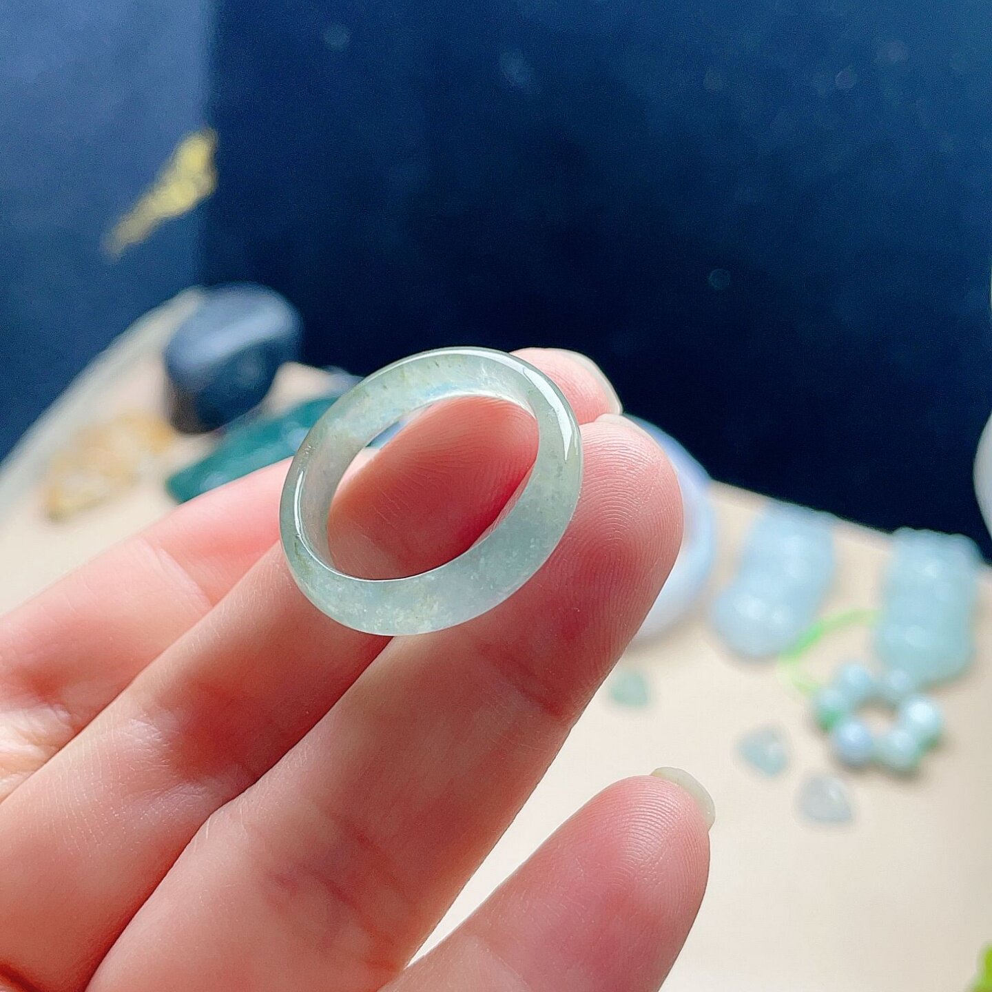Natural jadeite ice ring, light green and fresh flowers