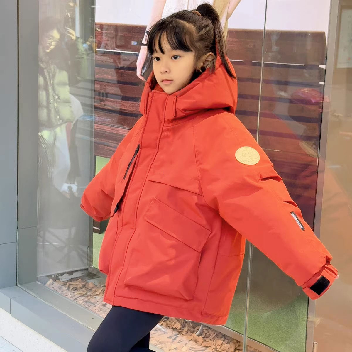 儿童工装羽绒服2026年男童女童中大童韩版冲锋衣连帽白鸭绒外套潮
