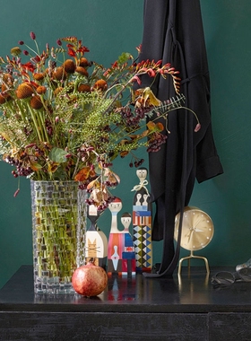 vitra杉木卡通桌面摆件木质娃娃