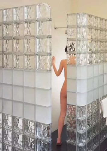 Импортный прозрачный и полый стеклянный кирпич Восточный восточный восток Восточный Восточный Восточный угол Угловой Получен на плече 190*190 мм