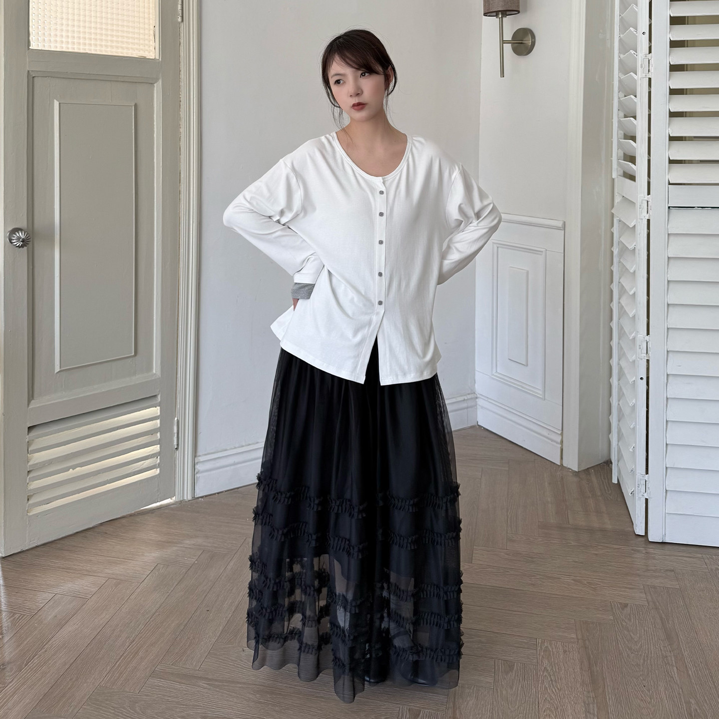 陆与山屿【织梦】撞色袖口设计开叉纽扣装饰圆领打底T恤内搭,淘宝优惠券,粉丝福利购,淘宝优惠卷