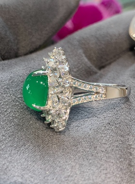 翡翠鸽子蛋戒指冰种天然玉髓