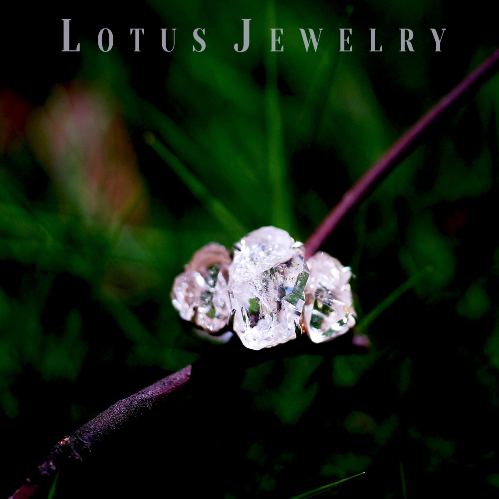 The place closest to the heart American Herkimont oil gall sparkling diamond design style sterling silver ring