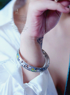 No.370 Lucky Brand 合金镀纯银彩色珐琅釉「爱与花路」主题手镯