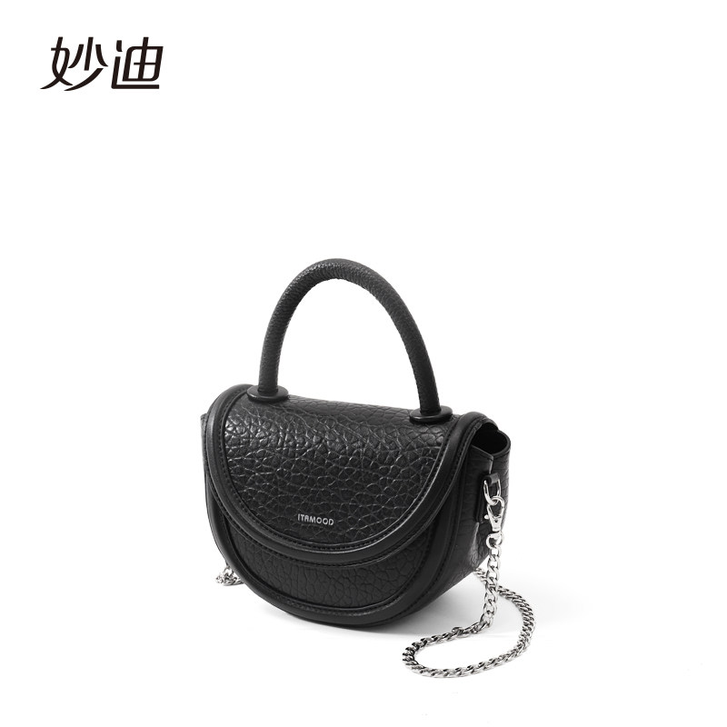 妙迪2022春夏新款泡泡纹感斜挎包包 妙迪箱包马鞍包