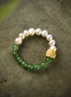 天然碧玉淡水珍珠扎基拉姆招财戒指小众时尚款戒圈设计撞色指环