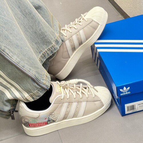 Adidas 三叶草 男女贝壳头休闲板鞋 JR1330 JR1331 JR1332 JR1333 - 图1