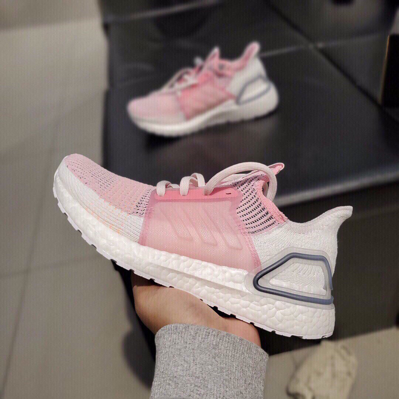 阿迪达斯 Ultra boost 女款减震舒适运动鞋跑步鞋 EF6517 F34073 - 图2