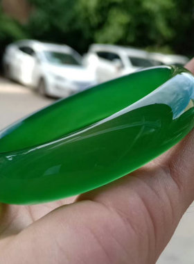 正品天然冰种玉手镯绿玉髓少女款