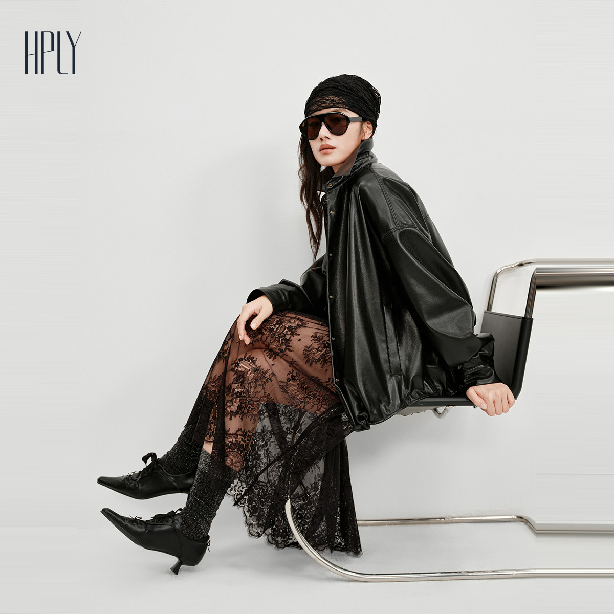 【多元蕾丝】HPLY荷比俪2025冬新款女V领针织拼接睫毛蕾丝连衣裙,淘宝优惠券,粉丝福利购,淘宝优惠卷