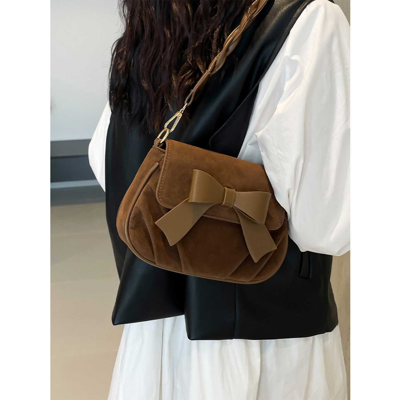 高级质感复古休闲马鞍包女秋冬2025新款小方包时尚百搭单肩斜挎包,淘宝优惠券,粉丝福利购,淘宝优惠卷