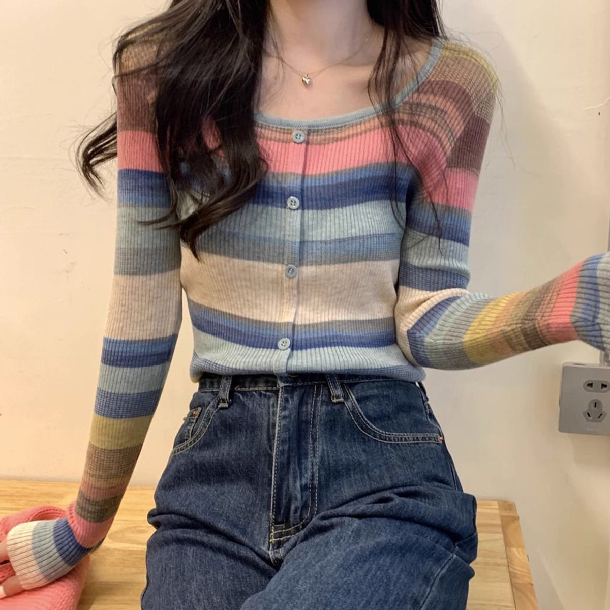 one more法式彩色条纹毛衣女2025冬季新款修身U字领针织衫上衣,淘宝优惠券,粉丝福利购,淘宝优惠卷