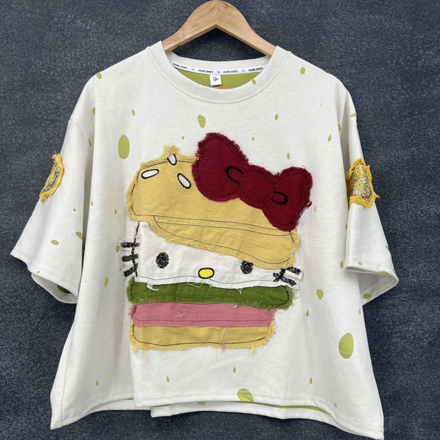 ຂະໜາດໃຫຍ່ພິເສດ ໄຂມັນ mm trendy brand Kitty cat heavy industry embroidered hole patch short-sleeved T-shirt women's loose half-sleeved top