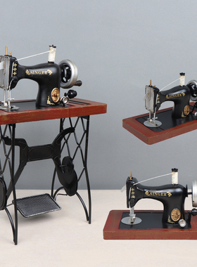 复古怀旧铁艺军车装饰拍摄照相机