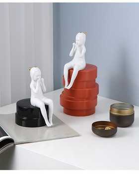 轻奢风人物家居客厅桌面计师摆件