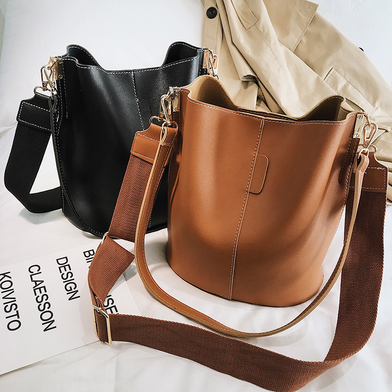 ins风大容量2020秋冬新款潮大包包 彼卡斯尼女士包袋