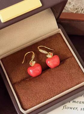 红色平安果时尚百搭耳挂女