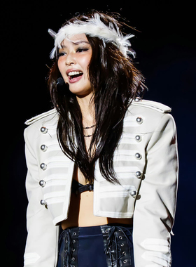 Jennie同款羽毛头饰绑带发箍头带手腕花拍照写真舞蹈表演仙气道具